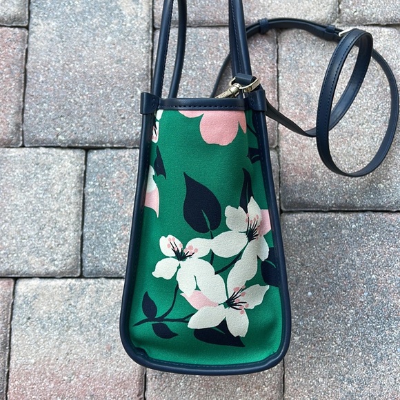 Kate Spade Lily Blooms Small Tote Crossbody Green Multi K7302 - Picture 4 of 16